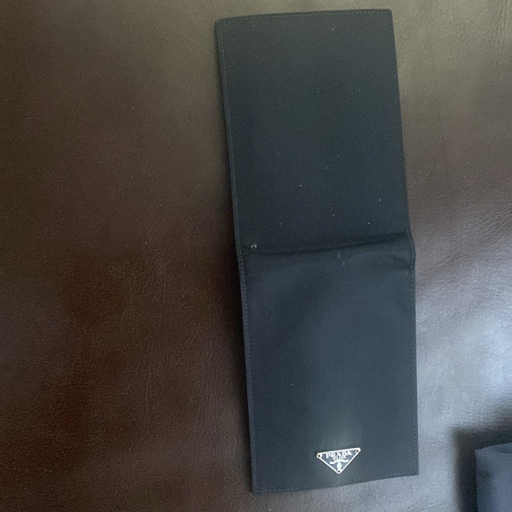 Prada Wallet - Picture 3 of 9